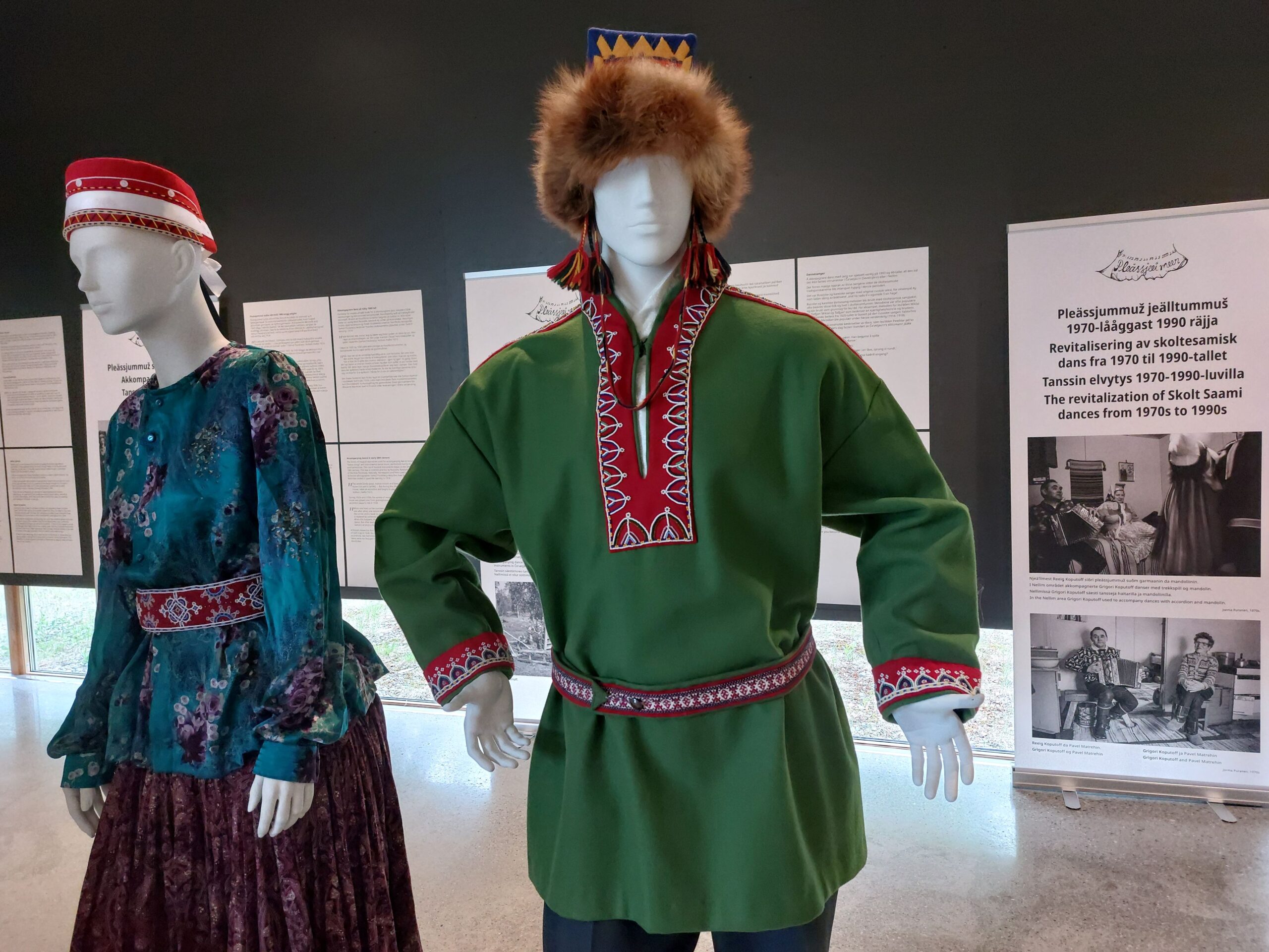 Pleässjeei meer - Dansende folk - Tana og Varanger Museumssiida